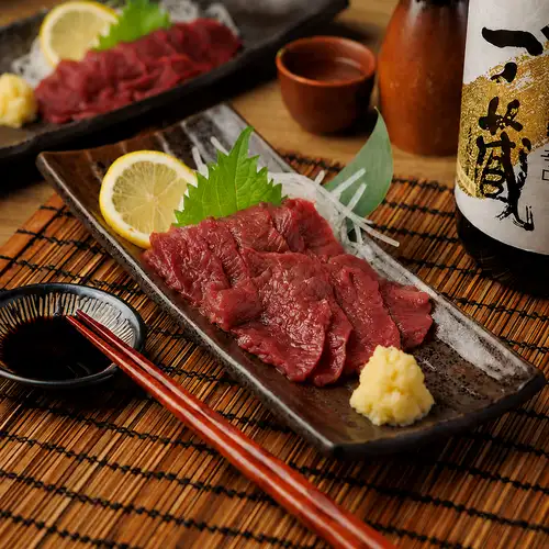 [Directly from Kumamoto! Carefully Selected Horse Sashimi] Perfect for special banquets and adult gatherings in Hiratsuka! Enjoy this exquisite delicacy bursting with fresh flavor.