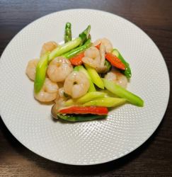 Stir-fried asparagus and shrimp