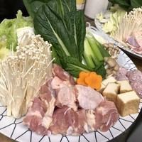 [2 hours all-you-can-drink included] Tori-chanko hotpot course (4,800 yen per person) + 800 yen to add sashimi or side dishes!