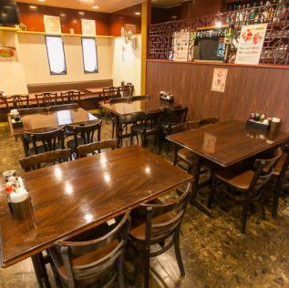 There are 12 table seats that can seat up to 4 people, and if necessary, you can connect the tables to accommodate around 10 people. Recommended for drinking parties, girls' parties, and families. Also, we have over 110 different individual dishes, so please enjoy your favorite menu!