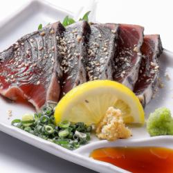 炭火　鰹のタタキ