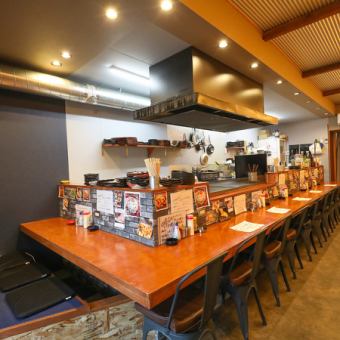 お仕事終わりのサク飲みにもぴったり！おすすめメニューはテーブルのポップをご覧ください♪