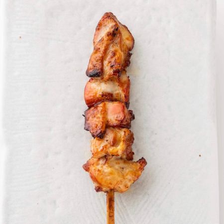 Chicken thigh (Kyushu salt/Kyushu soy sauce)