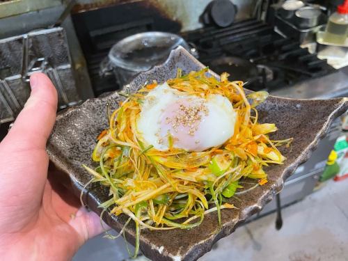 こんばんはWARMTH柏です🌸
本日はヨシハル食堂vol.13のご案内です^ ^
お陰様で大好評❗️今回も長く人気の商品から、つまみにピッタリの新商品まで幅広くご用意してるので
ヨシハルシェフのご飯、本当に沢山の方々に食べて頂きたく思います♪

ちなみに、、公開しているお写真のメニューは一枚目から
.いぶりがっこチーズのポテサラ
.カニカマの極旨マヨ和え
.しらすと海苔の江ノ島ピザ
.アスパラと自家製ベーコンのソテー
.低温調理の鳥チャーシュー
.なすなんばん
.ラーメン🍜一郎、二郎、三郎
.食べラー温玉冷奴

などなど☆気になるお料理あれば是非お試しあれ💫

Outdoor Chill Dining  ＷARMTH　（ウォームス）　柏 

 営業時間
ランチ 全日　　　　　　　　　　　　　11:30〜14:30（FOOD L.O14:00） 

ディナー ＆ナイト月曜〜金曜　　　　　18:00〜28:00 (FOOD L.O27:30） 
ディナー&ナイト土曜、日曜、祝日　　  14:30〜28:00 (FOOD L.O27:30）
 

柏市柏2-7-10-2F

04-7138-6118
Instagram→＠warmth_kashiwa
Twitter→＠Warmth2710
Facebook店舗ページ→Warmth

公式H P  https://warmth.owst.jp/
ホットペッパー https://www.hotpepper.jp/strJ001160622/
ぐるなび  https://r.gnavi.co.jp/fnwgruyp0000/
食べログ  https://tabelog.com/chiba/A1203/A120301/12041163/
レッティ https://retty.me/area/PRE12/ARE41/SUB4101/100001331110/

#柏ディナー
#柏ランチ
#柏誕生日
#柏イタリアン
#柏デート
#柏オシャレ
#柏おすすめ
#柏ハンバーグ
#柏グルメ
#柏カフェ
#柏
#柏駅
#柏バル 
#柏飲み放題
#柏居酒屋
#柏肉
#柏貸切
#柏結婚式二次会
#柏女子会
#柏記念日
#柏バースデー
#WARMTH
#WARMTH柏
#ウォームス
#ウォームス柏