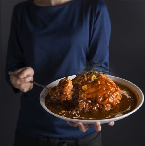 ベビーフェイスといえばオムライス！圧倒的なボリュームの『相撲レスラー』サイズも◎