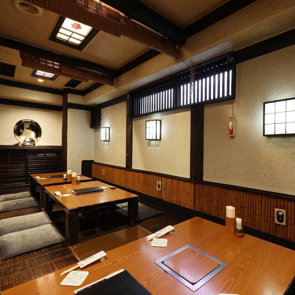 5 minutes from Hiroshima Station.A private room with a sunken table, perfect for entertaining clients or family meals.