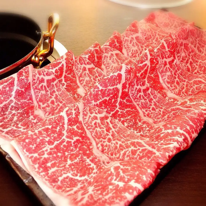 A shabu-shabu specialty store that foodies will love! A5 special Japanese black beef sirloin!!