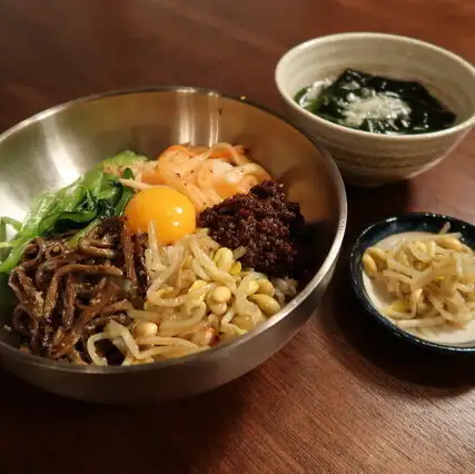 ランチやコースもどうぞ