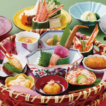 数量有限!供应至下午4点!【季节限定螃蟹篮套餐】红叶(枫叶)共12道菜,4730日元(含税)