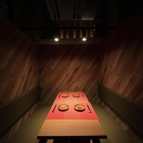NEW OPEN！梅田駅から徒歩4分の抜群の好立地！◆居酒屋定番のメニューから当店でしか味わえないこぼれ寿司や炙りユッケ、溢れチーズ麻婆などなど目を見張るメニューが盛りだくさん●OPENから早くも話題の当店、宴会/デート/お仕事終わり等シーン問わずお使いいただける為、どんなお客様にもお喜びいただける事間違い無し●
