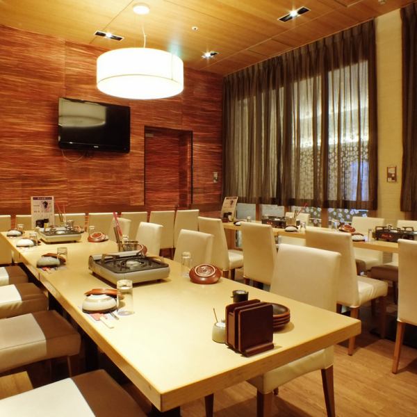 [Private room banquet ◎!] The spacious banquet hall is equipped with a projector, microphone, large TV, and other facilities! Please use our restaurant for your welcome and farewell party.