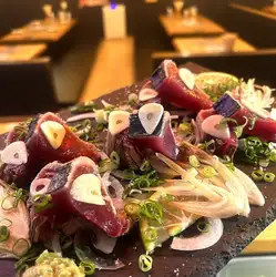 [Bonito] Three kinds of bonito (sashimi, salt, ponzu sauce) / Tosa roll (medium roll)