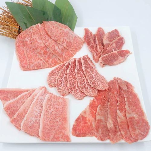 We want you to enjoy delicious meat, so we offer Kuroge Wagyu beef at a super low price!