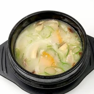 Seolleongtang soup