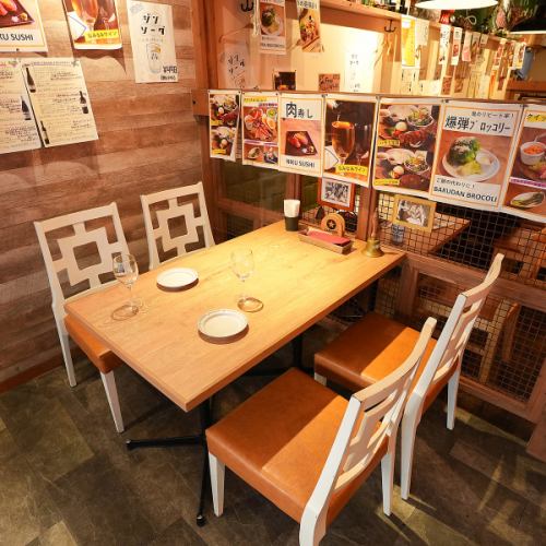 テーブル席もご用意しております♪様々なシーンにオススメです！