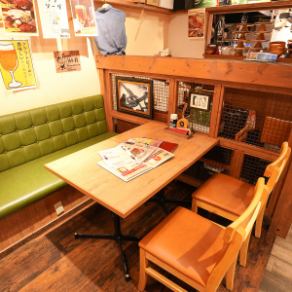 外が見える開放感のあるお席も◎