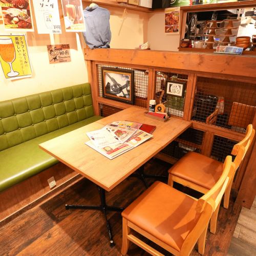 外が見える開放感のあるお席も◎