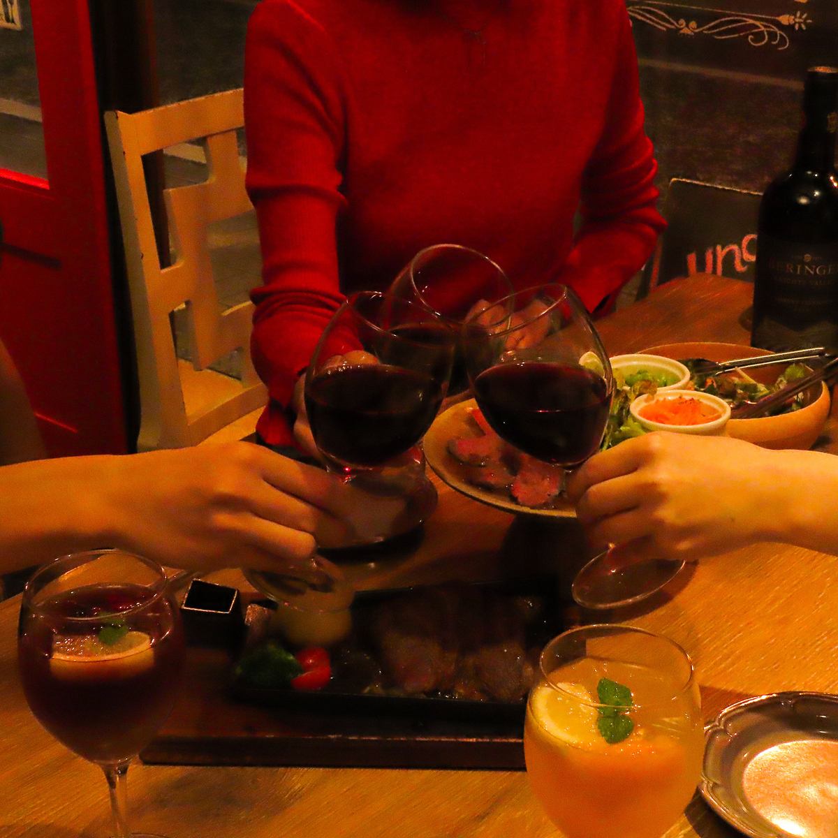 Up to 45 people! Can be rented exclusively.We also offer a variety of great value meat banquet courses.