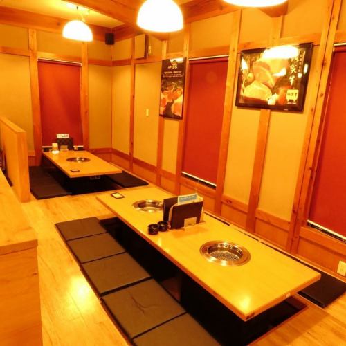 A semi-private room with relaxing digging tatami type Oshikari room is also equipped.