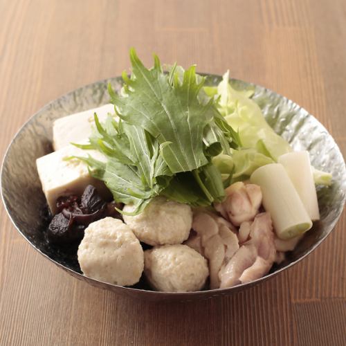 Atsuma chicken thigh and homemade chicken fishballs in a small pot with green onion salt