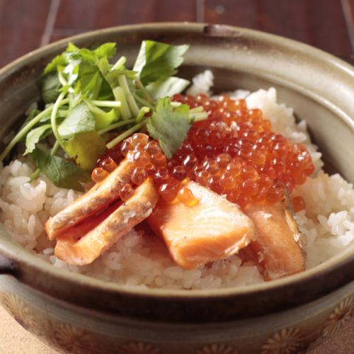 鮭といくらの土鍋ご飯