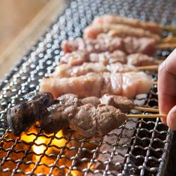 定番人気の絶品焼き鳥をおいしいお酒とともにご堪能ください☆