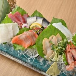 Assorted sashimi