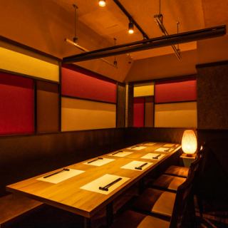 会社宴会や歓迎会、送別会などにおすすめの個室席。ゆったりとお寛ぎいただける空間となっております。さらに、事前予約でメッセージ入り特製デザートプレートをご用意いたします！詳しくはクーポンページをチェック！