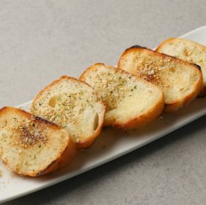 ゴマスパイスのガーリックトースト