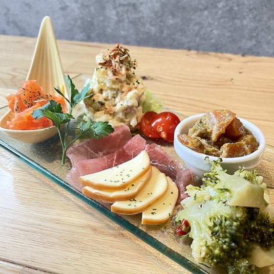 【土・日・祝限定】ランチ営業開始しました♪昼飲みに是非