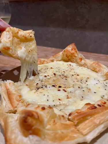 バター香る！サクサクパイピザ