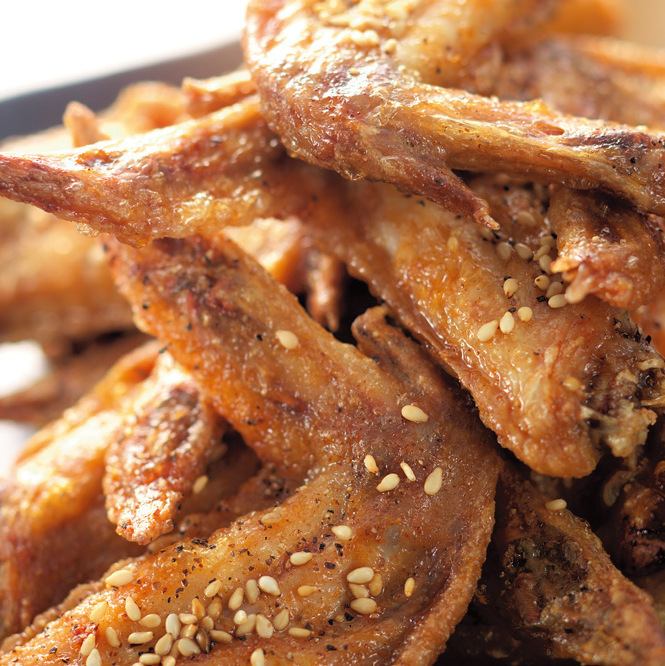 Popular menu from red "fried chicken wings" reproduces the authentic taste !!