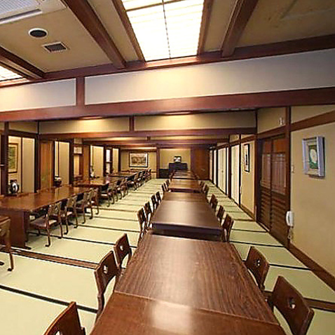 Recommended for year-end and New Year parties: Large banquets are available, which are in high demand at this time of year. Banquets can be held for a maximum of 80 people. Banquet seats are available! The space has a panoramic view, making it convenient for banquets with the main characters. Perfect for private family parties or company parties. The seats are extremely versatile, so please feel free to contact us depending on your purpose.