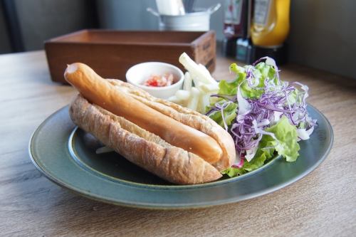 片瀬山フランクのホットドック(フライドポテト付き)