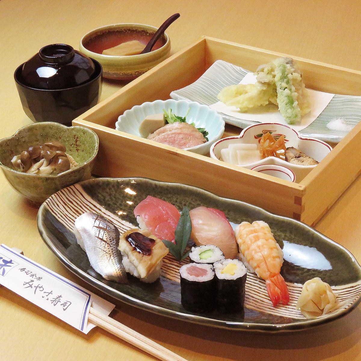 점심도 영업! 산지 직송의 재료로 잡는 극상의 초밥은 "미야코 스시 '에 맡겨!