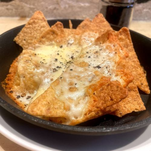 トルティーヤチップのチーズ焼き