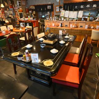 こだわりのテーブルにて6名席ご用意しております！