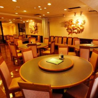 The spacious space on the 2nd floor can accommodate banquets for up to 70 people