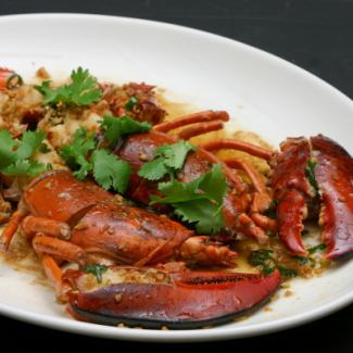 Steamed Lobster with Garlic Sauce / Deep-fried Lobster