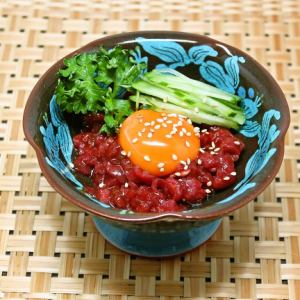 馬肉ユッケ