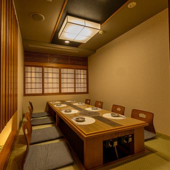 【駅より2分】宴会・ご接待にぴったり！個室の隠れ家空間で当店自慢の料理と美酒をご堪能下さい！最大30名での宴会が可能な大型席や、少人数での利用も可能なところなど、人数と利用シーンにあわせてご案内させて頂きます！ 