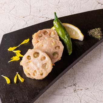 海鮮蓮根挟み揚げ　- 山椒塩添え -