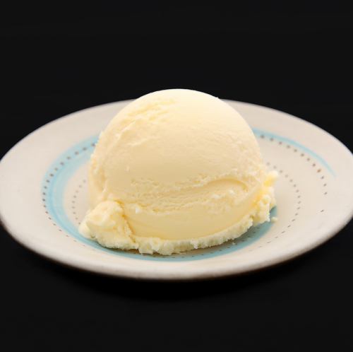 Rich vanilla ice cream