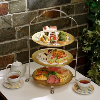 【期間限定☆いちごと抹茶のアフターヌーンティー】全11品のデザート&セイボリー+選べるカフェ