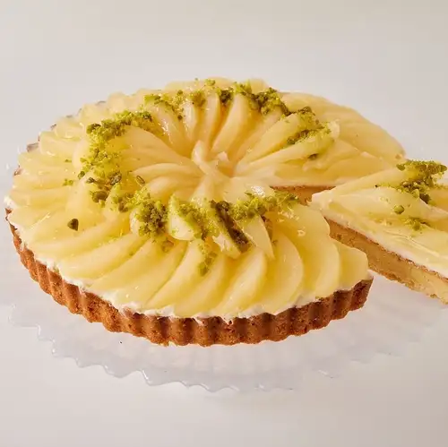 La France pear and rare cheesecake tart
