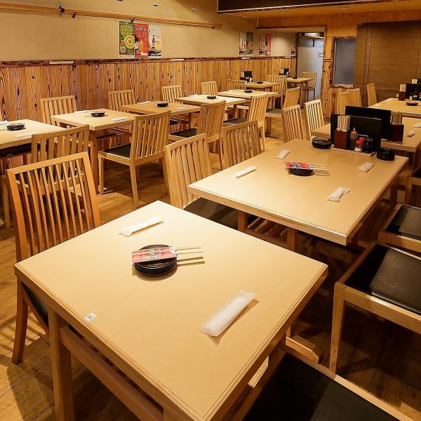 [38 & 24 people, maximum 66 people are OK on the second floor] 18 people can be reserved and spacious table seats recommended for various banquets.Of course, you can enjoy both yakiniku and seafood! (Please feel free to contact us for details because there are conditions for charter)