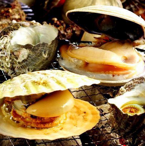 We also have a variety of grilled dishes such as scallops and oysters◎