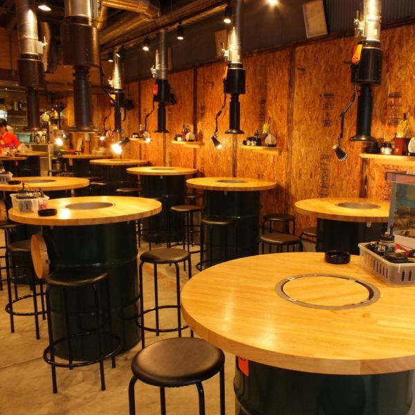 [1st floor is OK for 1 to 66 people] There are table seats and counter seats for charcoal fire seven wheels.Lunch is welcome ☆ Feel free to enjoy from one person to a group! Enjoy the lively atmosphere like a festival ☆ 彡