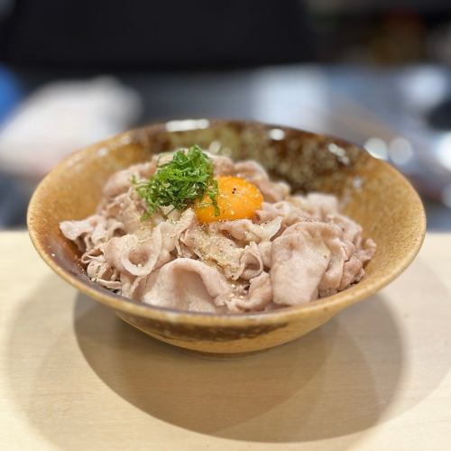 【熊本県産 ひのもと豚丼】やわらかな肉質の豚肉を存分に楽しめる♪