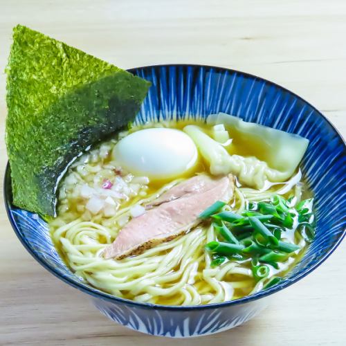 唯一無二の旨味！特製鴨出汁ラーメン（醤油・塩） 1150円